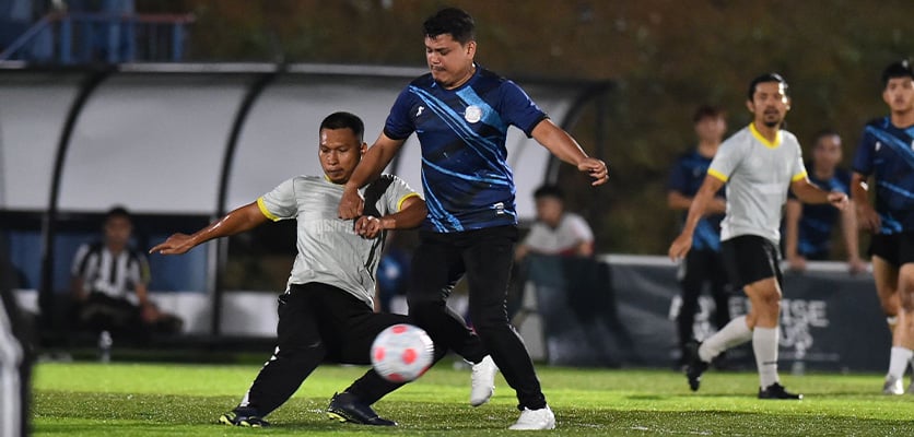 Bahaya bermain bola sepak pada waktu malam